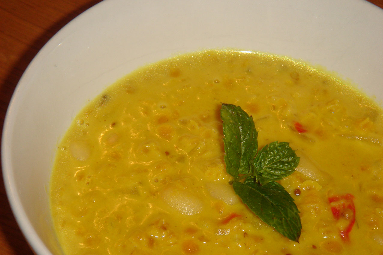 Rote Linsen-Suppe mit Ingwer und Kokosmilch- fratoni.com